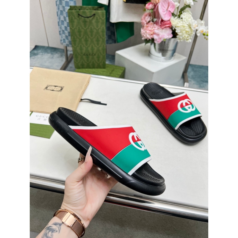 G*u*i slippers